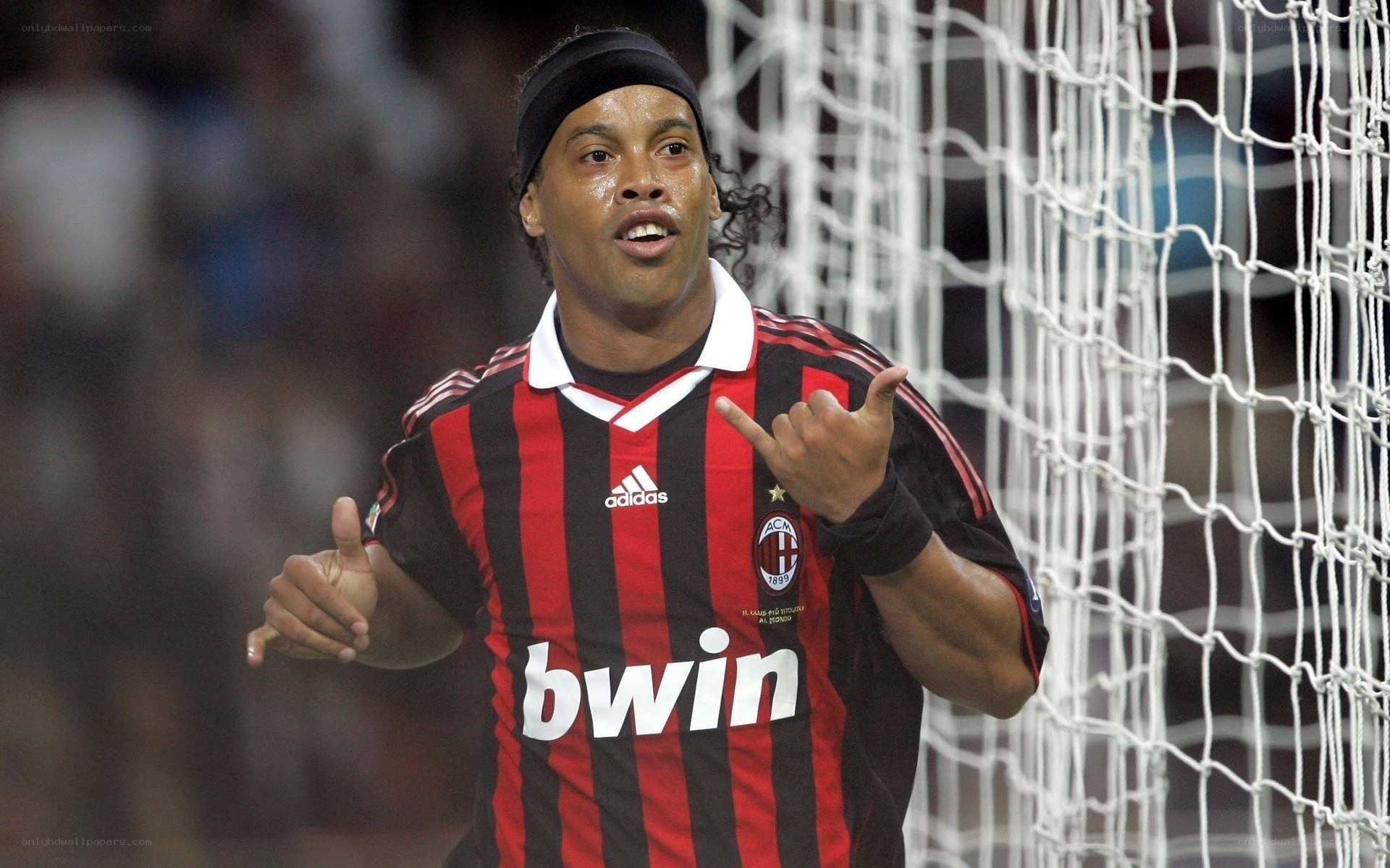 Ronaldinho celebrating goal