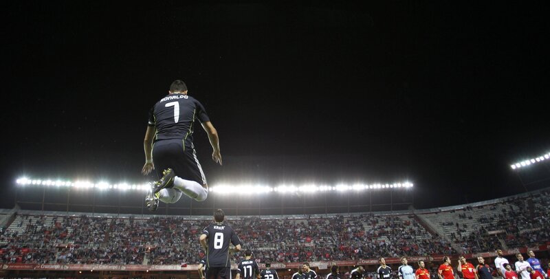 Ronaldo jumps in stadium