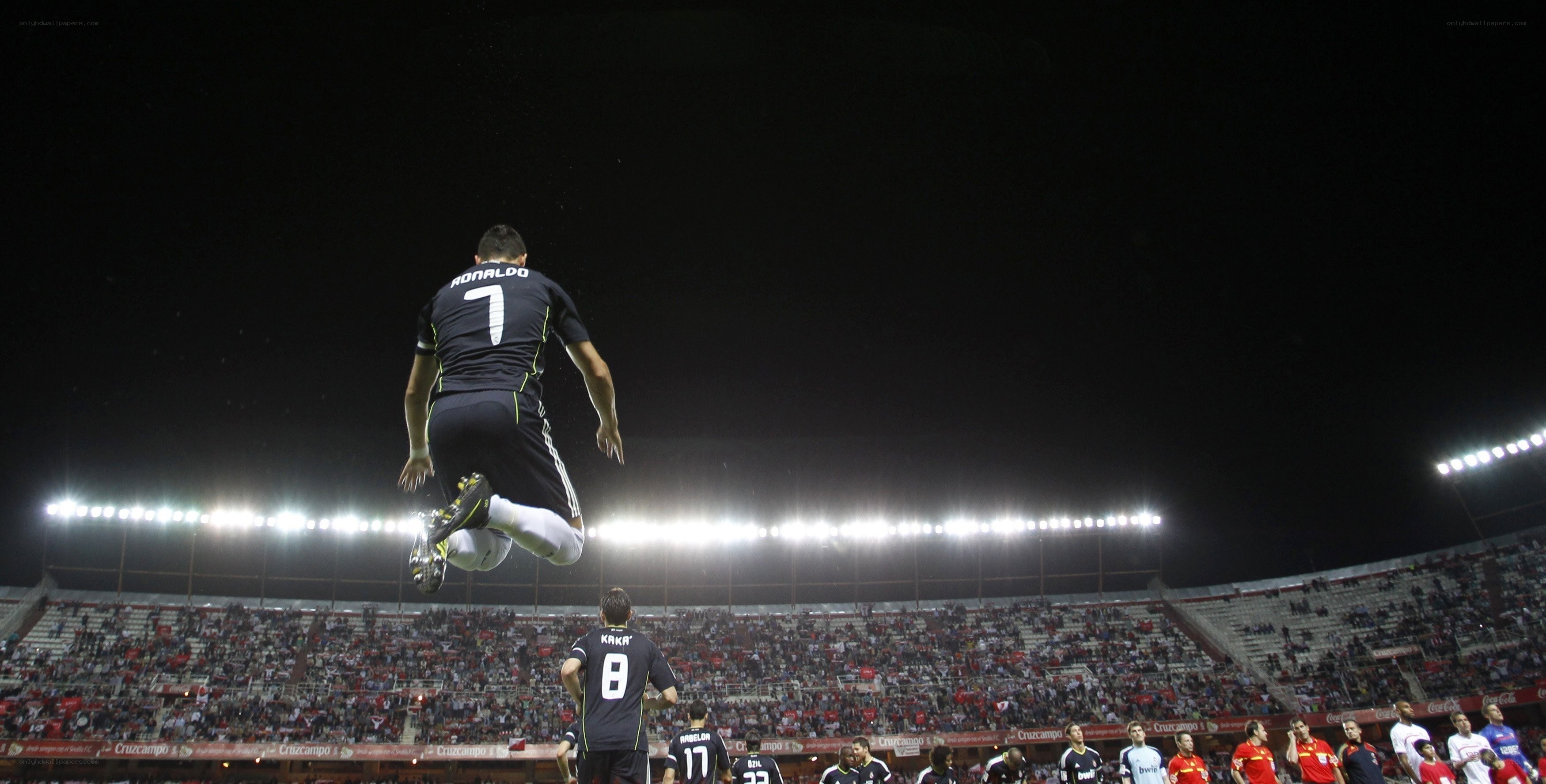 Ronaldo jumps in stadium