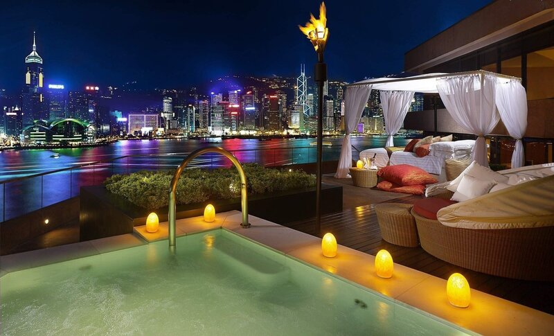 Rooftop Hot Tub with City View — Green