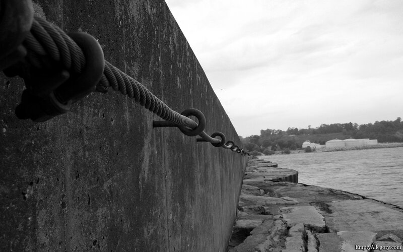 Rope along a concrete wall