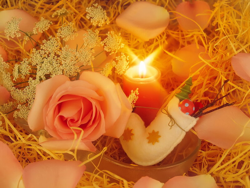 Rose and Candle Arrangement — Yellow
