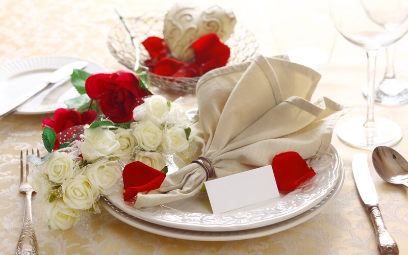 Rose Bouquet on Table — White