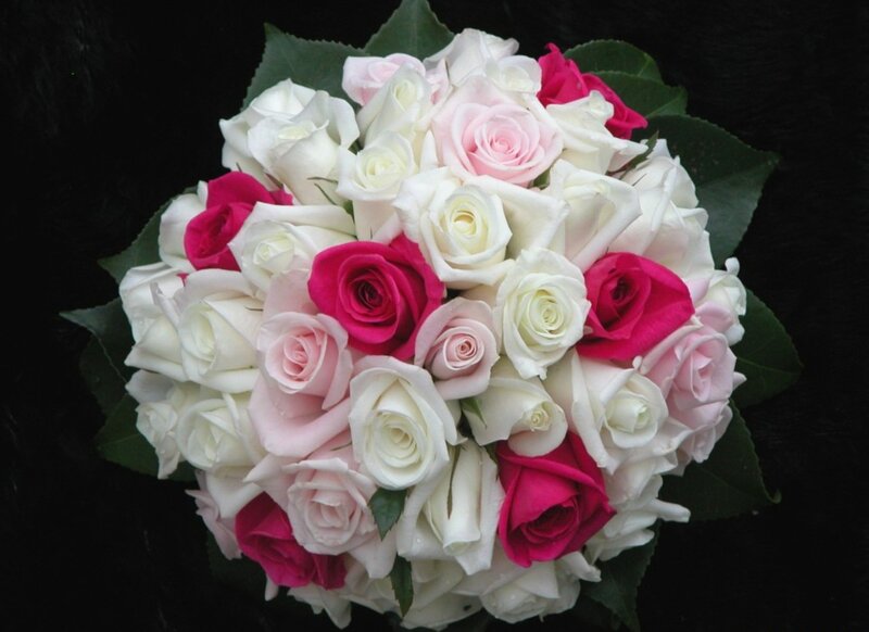 Rose Bouquet with Green Leaves