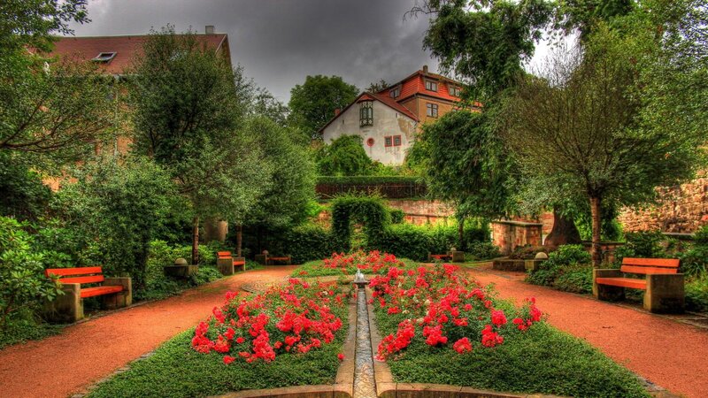 Rose Garden with Fountain — Red, Dramatic
