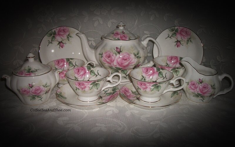 Rose-patterned Tea Set — Pink