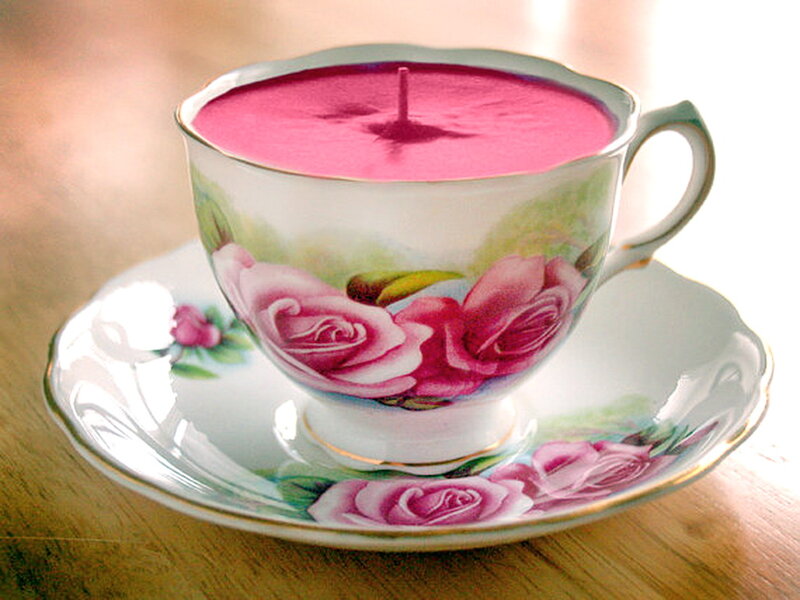 Rose-patterned Teacup