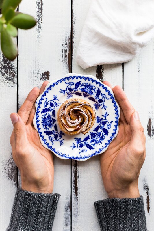 Rose-shaped Pastry