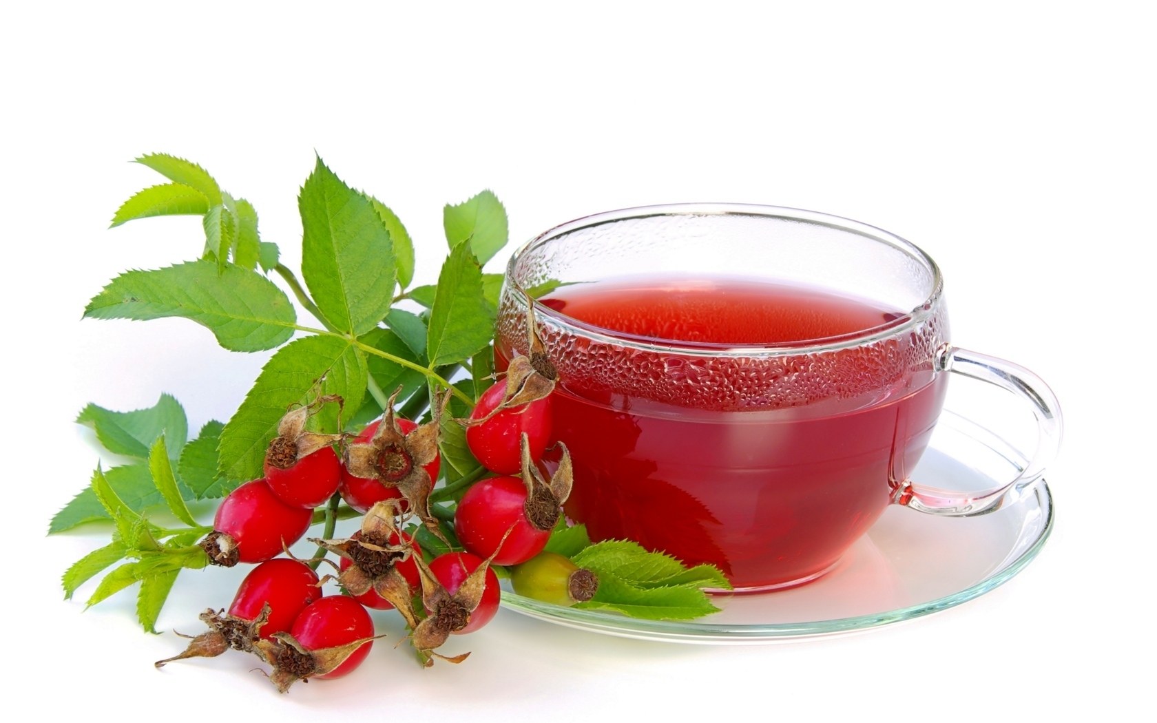 rosehip tea with fresh berries