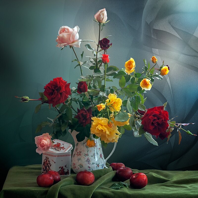 Roses and Apples in Vase — Green, Serene