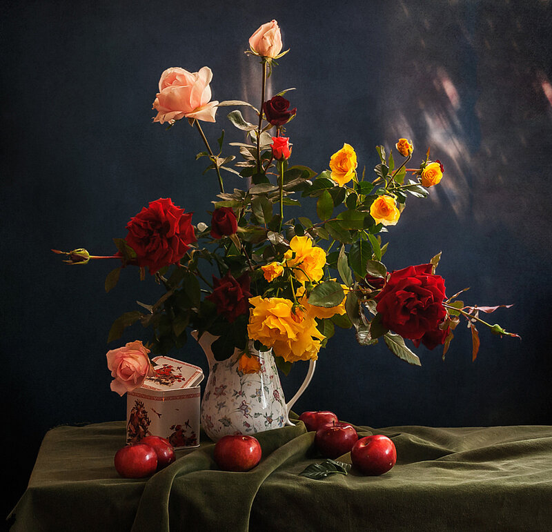 Roses and Apples in Vase — Red