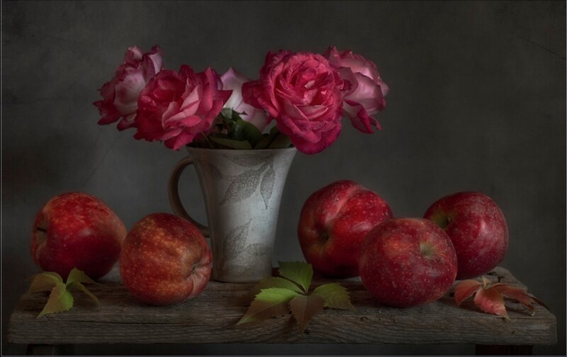 Roses and Apples on Table — Red