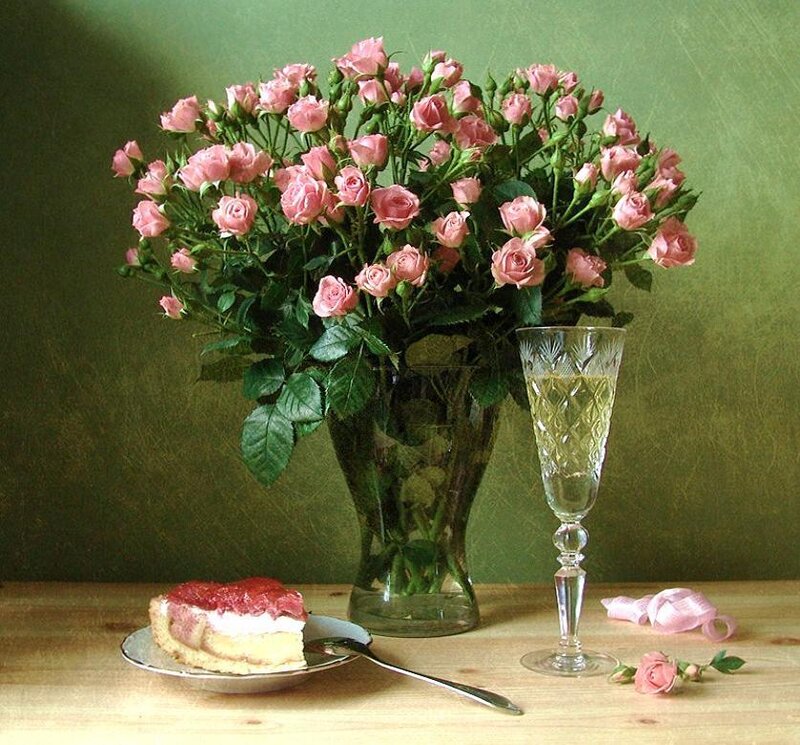 roses and cake still life