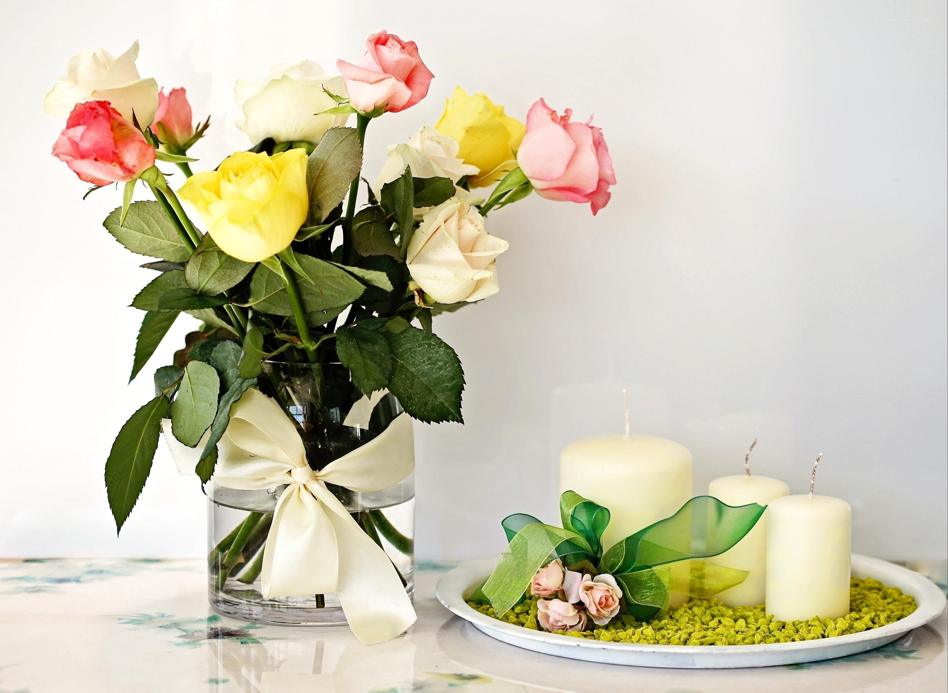 Roses and candles arrangement