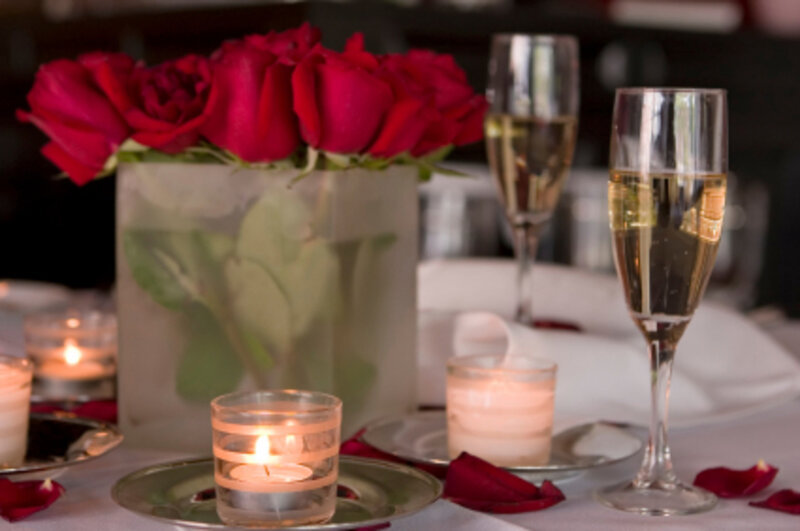 Roses and Champagne Glasses — Red, Romantic