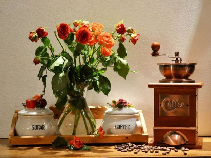 Roses and Coffee Setup