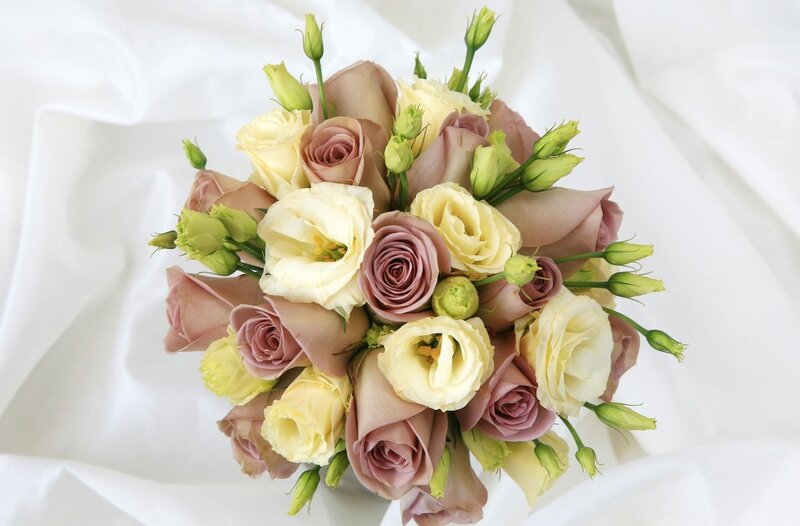 Roses and Eustoma Bouquet