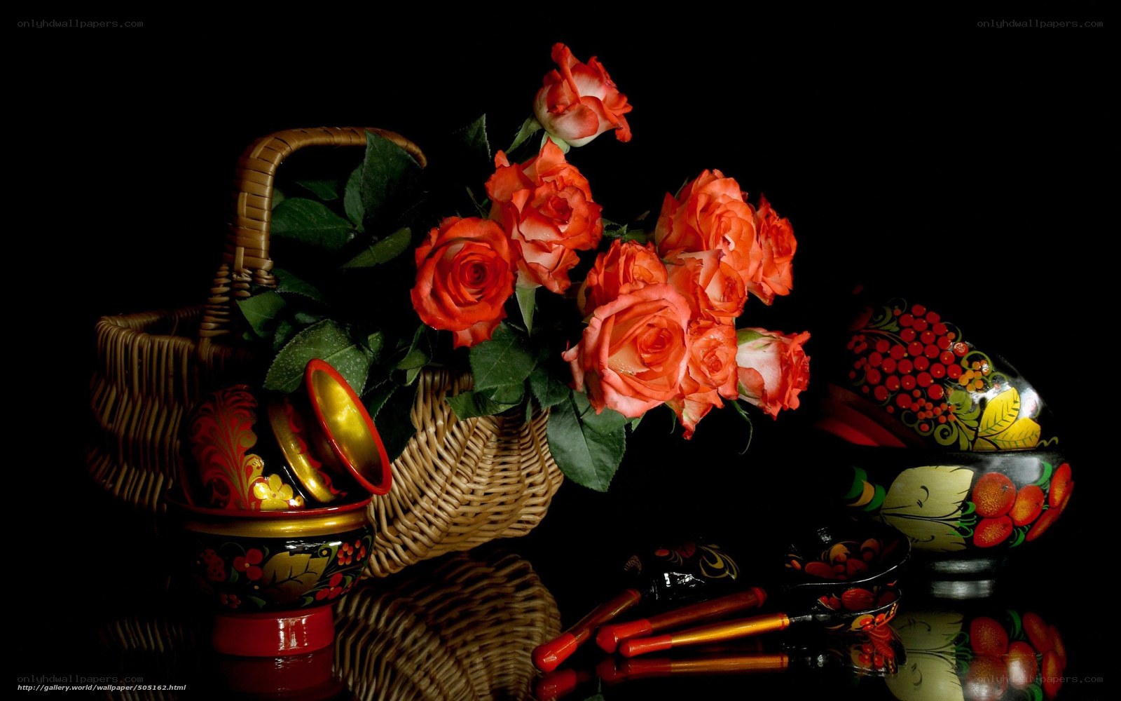 Roses and Russian crafts