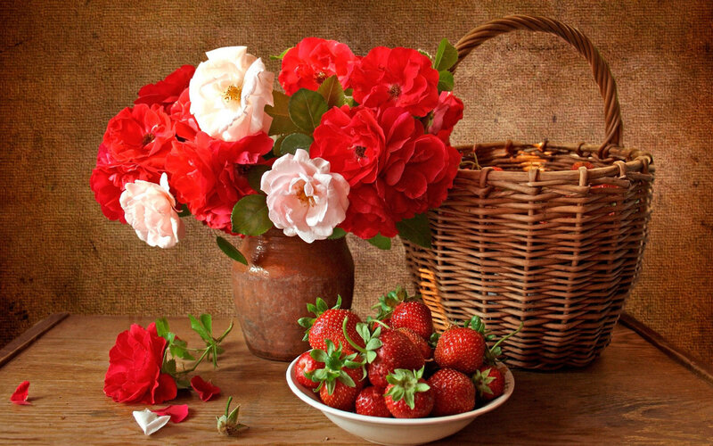 Roses and Strawberries — Red, Calm