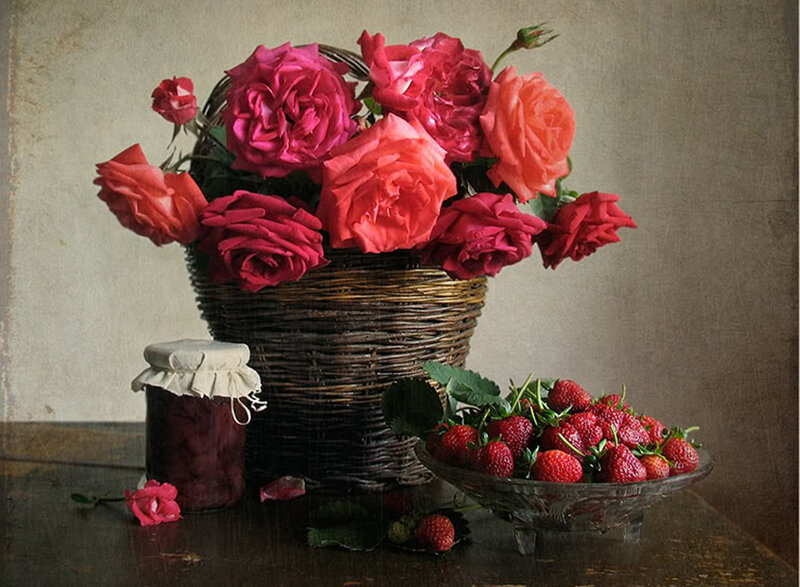 Roses and Strawberries — Red