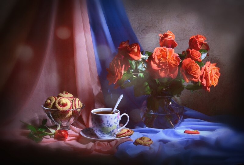 Roses and Tea on Cloth