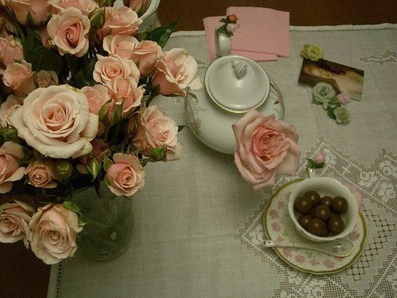 Roses and Tea Set — Pink, Calm