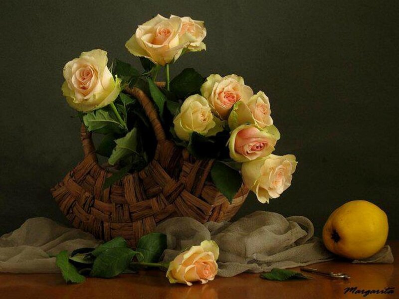 Roses in a Basket — Yellow, Serene