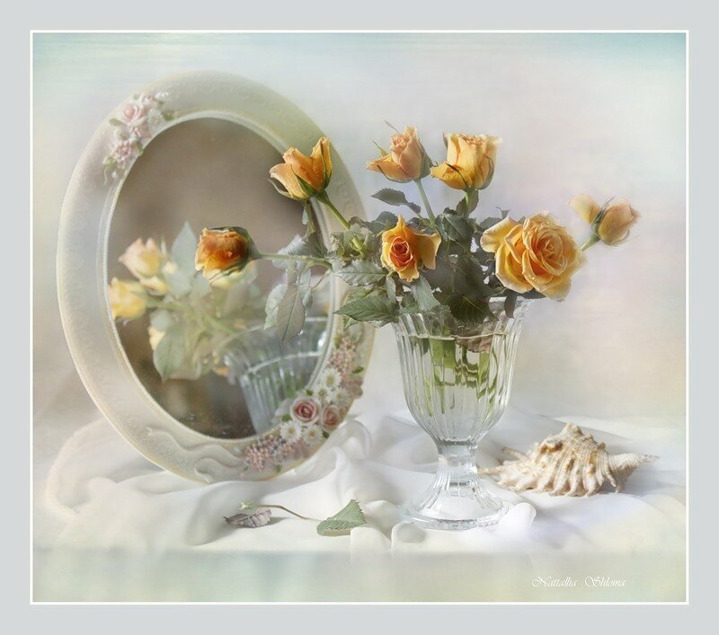roses in a glass vase