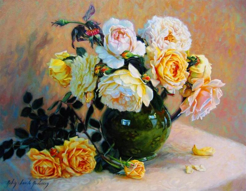 Roses in a Green Vase — Yellow