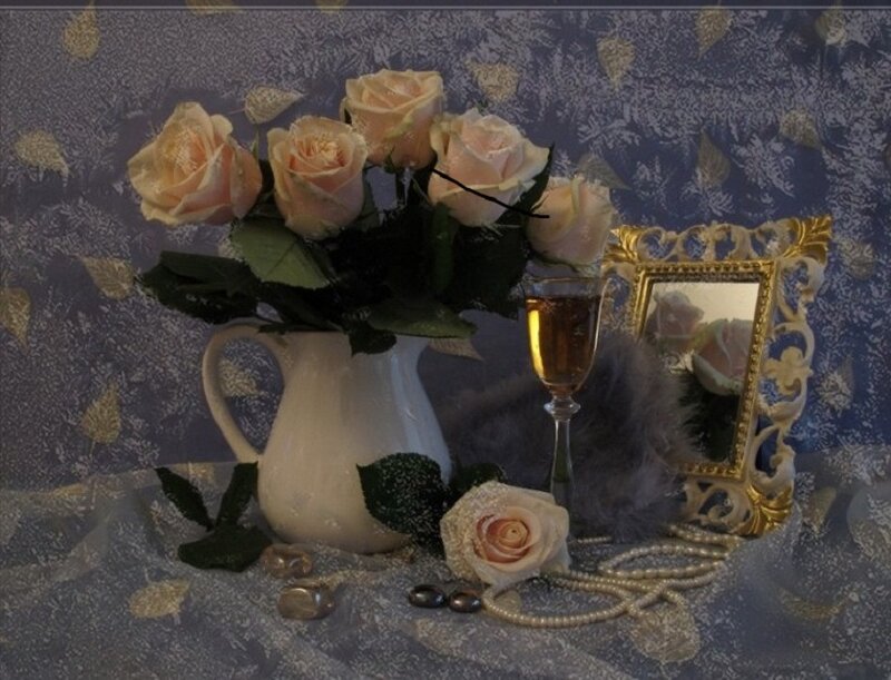 Roses in a Pitcher — Blue