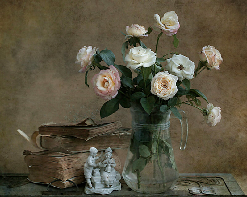 Roses in a Vase — Beige, Serene