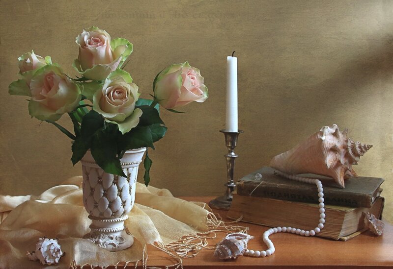 Roses in a Vase — Beige