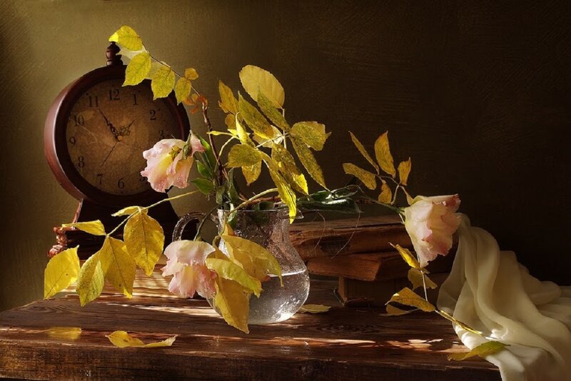 Roses in a Vase — Brown, Dramatic, Autumn