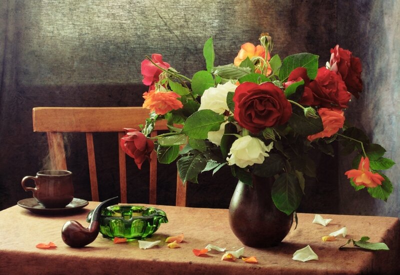 Roses in a Vase — Red, Calm, Photograph, Pipe
