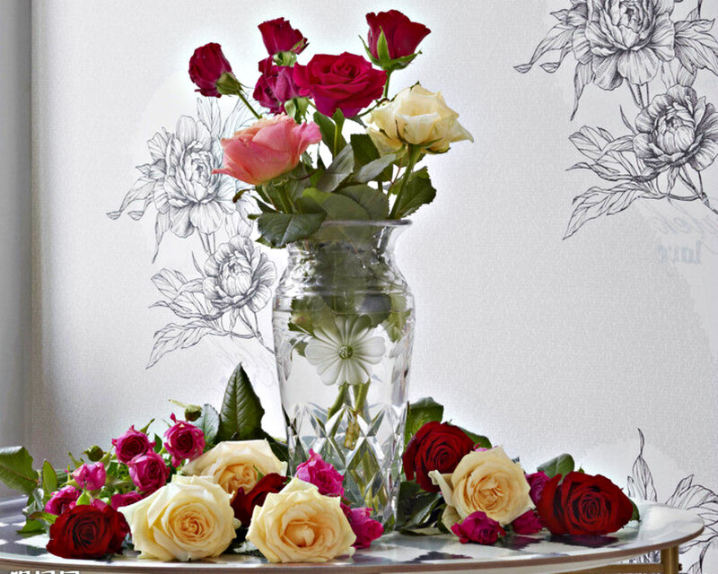 Roses in a Vase — Red, Calm, Photograph, Table