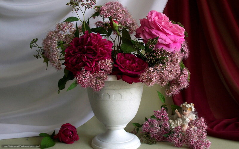 Roses in a White Vase — Pink