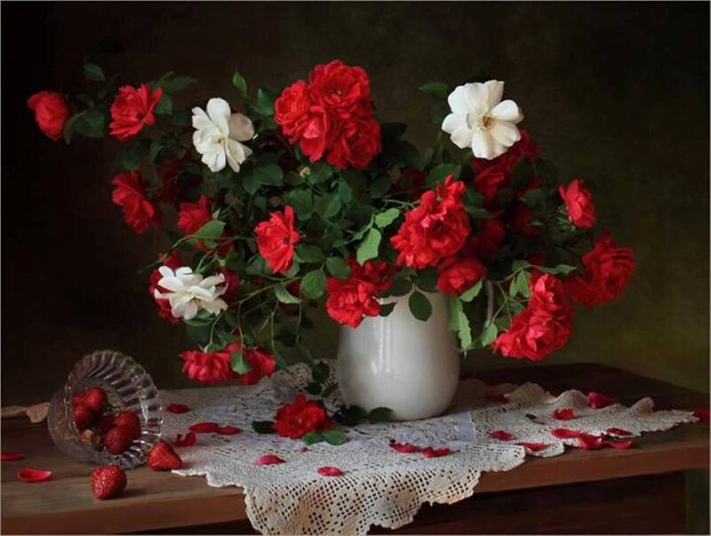 Roses in a White Vase — Red, Calm