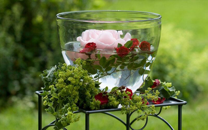 Roses in Glass Bowl — Green