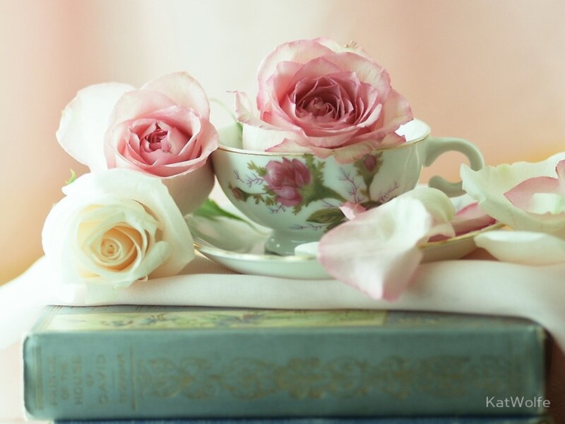 Roses in Teacup — Pink, Serene