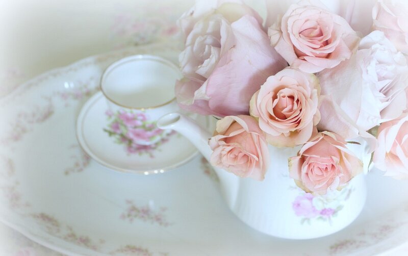 Roses in Teapot — Pink