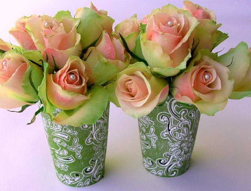 Roses in Vases — Green