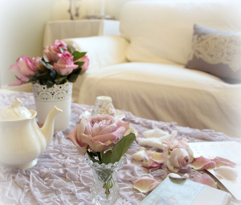 Roses on a Table — Pink