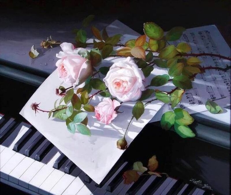 Roses on Piano — White, Serene