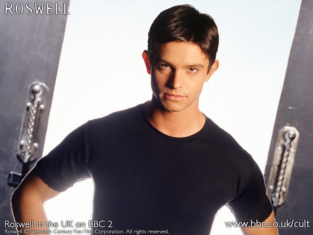 Roswell promotional portrait