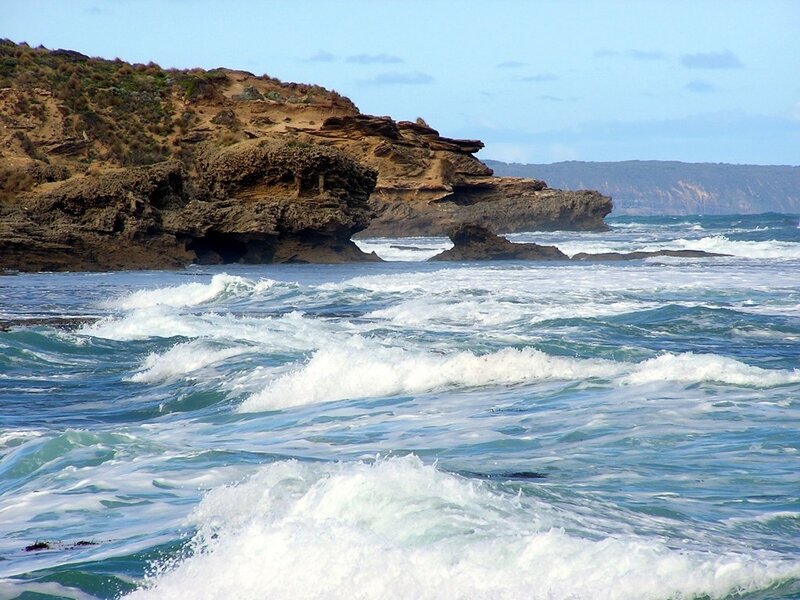 Rough waves at coastal cliffs