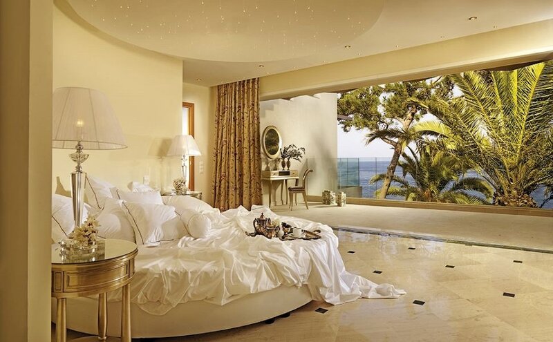 Round Bed in Bedroom