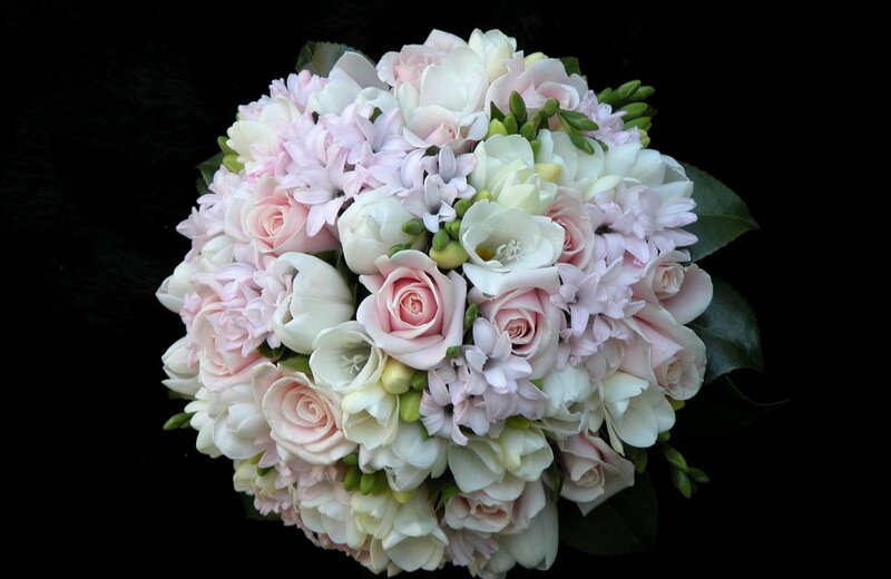 Round Bouquet of Flowers — Pink