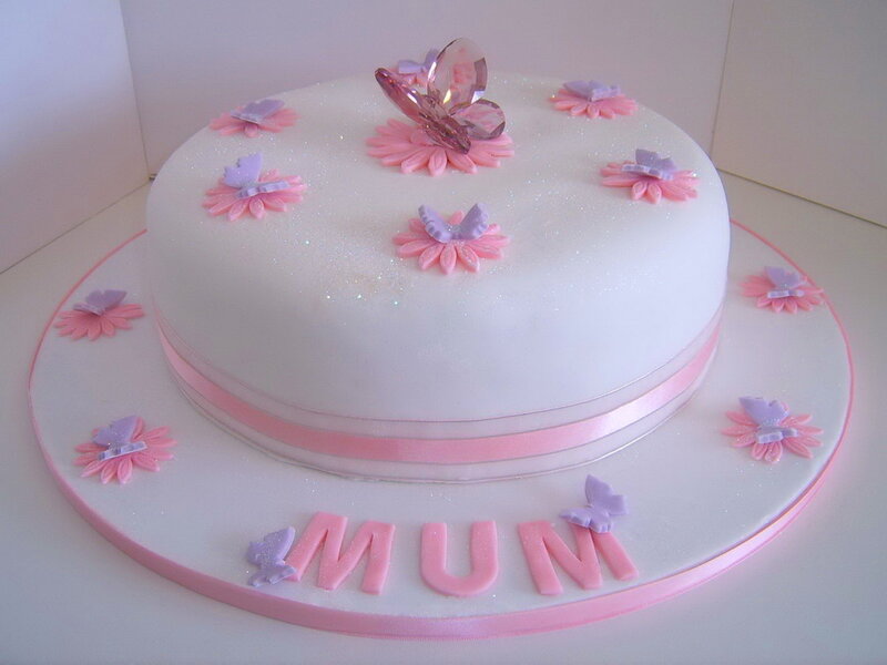 Round Cake with Flowers