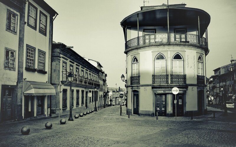 Round Corner Building