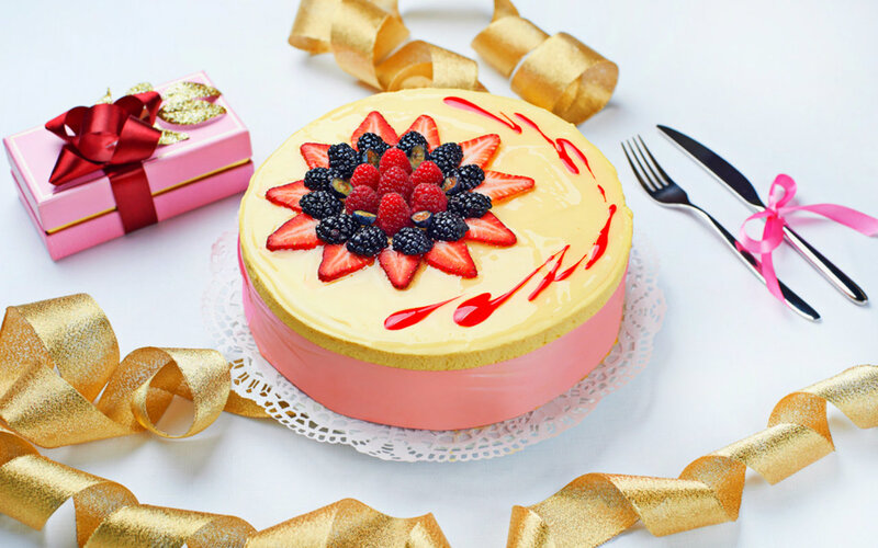 Round Fruit Cake